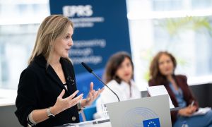 Cuando la extrema derecha quiere atacar la democracia, comienza por los derechos de las mujeres Lina Gálvez