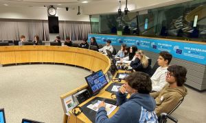 Los ganadores de Europa Joven y ¿Qué es para ti Europa? visitan las instituciones europeas en Bruselas